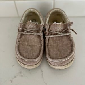 Hey Dudes size 13 little kid tan linen